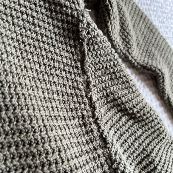 GUC Free People Moonshine V Oversized Cold Shoulder Sweater | Sz M | Olive Green - Picture 7 of 8